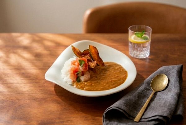 【東京都中央区】“おいしくセルフケア”。ASTERISCOがアーモンドミルクを使った月替わりカレーを提供