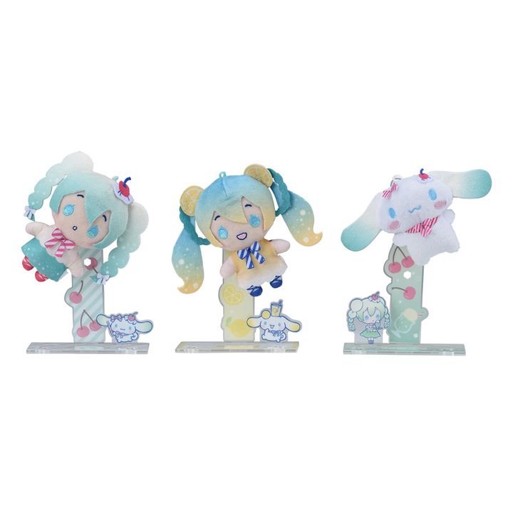 初音ミク×シナモロール アクぬい For Amusement ～クリームソーダ・レモンソーダ～（飾り方例）