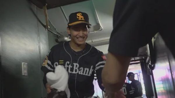 “スポーツライブ＋”でソフトバンクホークスを追いかけたドキュメンタリー映画を放送