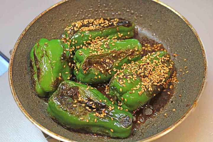 丸ごとピーマン焼き３