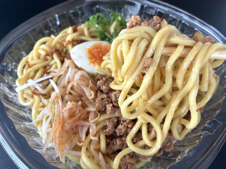 タレの主張強め！腹ペコ状態にはたまらない！【ファミマ】【極旨！冷し麺】さっぽろ純連監修 冷し味噌まぜそば