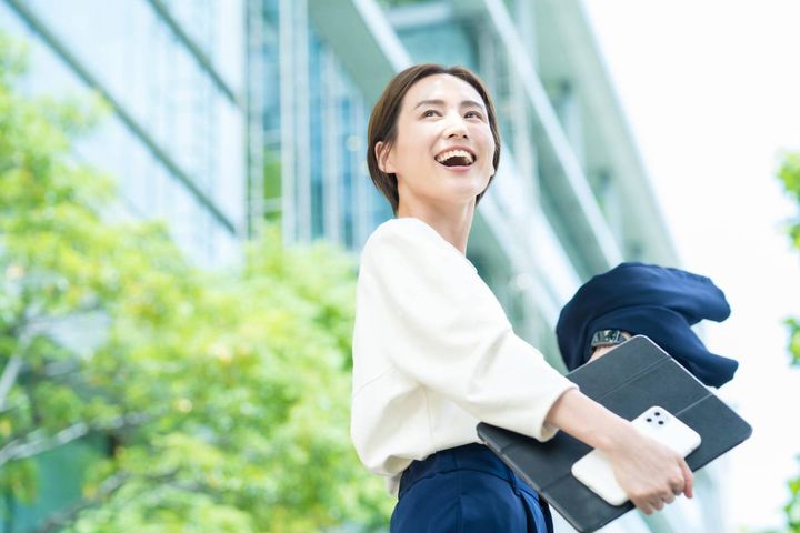 笑う人
