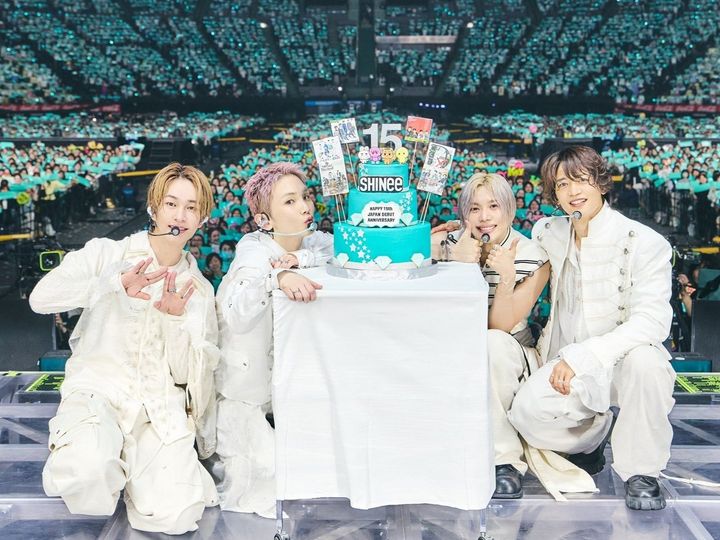【K-POPの歴史を作ったグループたちの復活と現在地】今回は、先日約8年ぶりに4人そろっての日本公演を行ったSHINeeをフィーチャー！ 独自のスタイルを守りつつも歩みを止めない彼らの「アップデートされた魅力」と「日本との深い縁」とは？ ※画像：SHINee ジャパン オフィシャル X（旧Twitter）