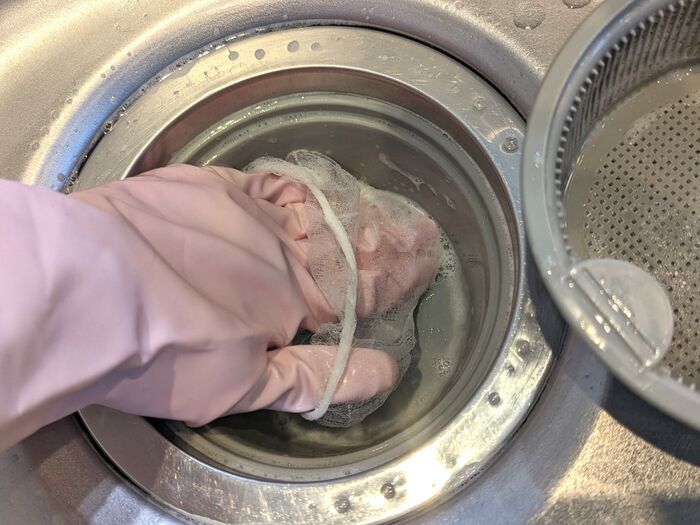 水切りネット、交換するの待って！排水口掃除がキライな人ほど注目→〈たった1分〉でいつでも清潔なシンクに♡