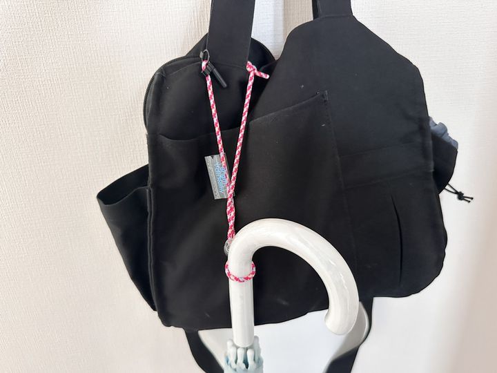 カバンにサッと取り付けることができる