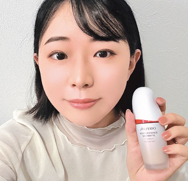 夏の肌と気分をそっと引き立ててくれる旬の製品を、作家の真下みことさんがお試し