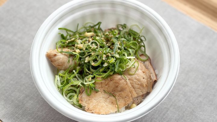 味濃いめが「うめぇ」【松屋】豚ロース×ネギ塩の丼が塩辛くてハマる！