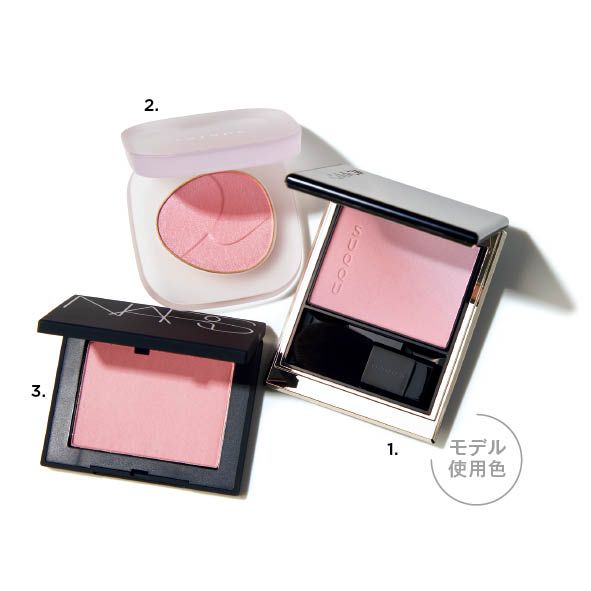 1.ブラーリング カラー ブラッシュ 117（スック） 2.ペタル フロート ブラッシュ EX13（トーン） 3.ブラッシュ N 905（NARS JAPAN）
