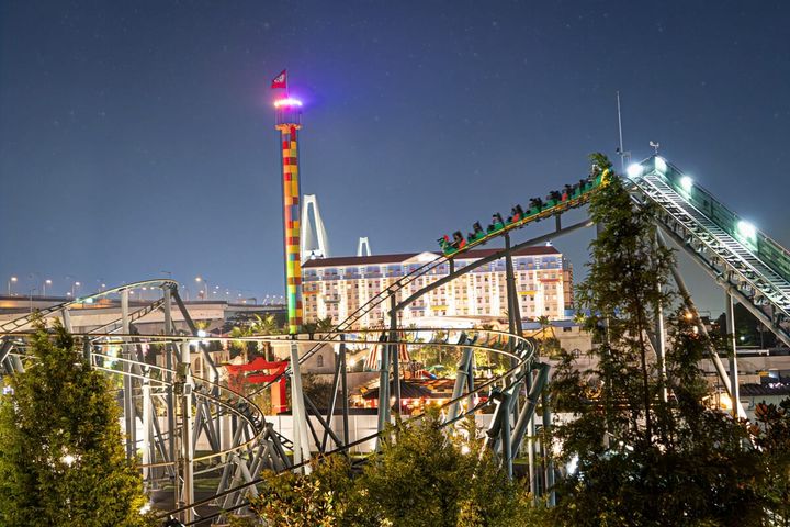 夜でも乗れるアトラクション