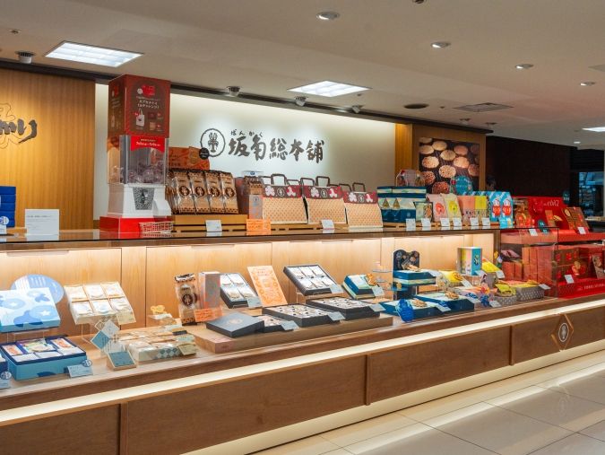 坂角総本舖 外観