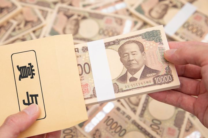 ボーナスをもらったのに大赤字になる人の特徴とは？（画像はイメージ）