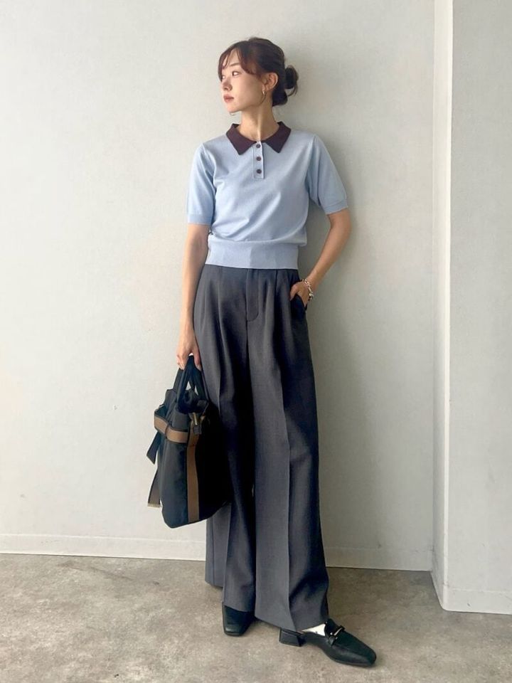 ポロシャツ／NOGLE パンツ／NOGLE サンダル／A de Vivie バッグ／OUTDOOR PRODUCTS