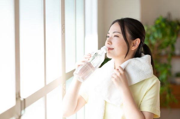 水を飲むと得られる9つの美容＆健康効果