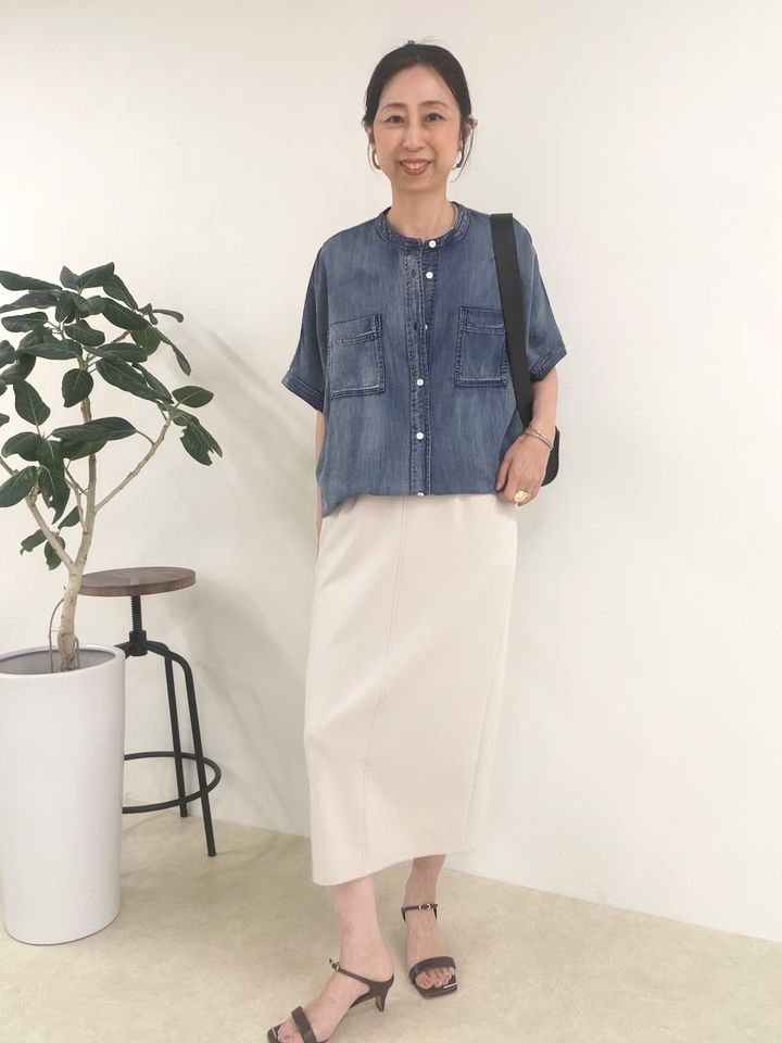 旬！デニムシャツもノーカラー＆シアー素材で