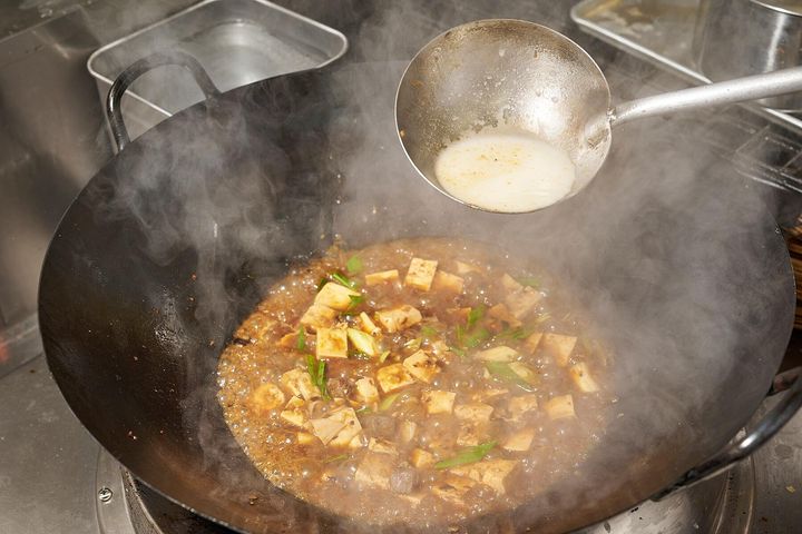 とろみをつけ、仕上げる