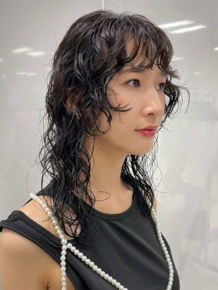 30代ヘアスタイル、濡れ感パーマ、ElEn. 、右サイド