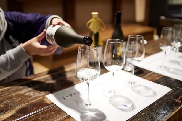 神戸酒心館で4種の福寿を飲み比べるテイスティング