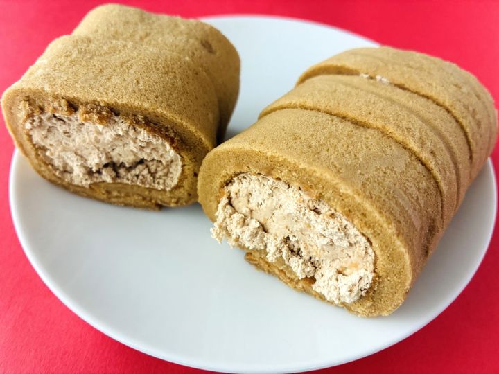「大人な味わい！」「優しい味わいに癒された！」【ファミマ】もっちりクリームロール（コーヒー）