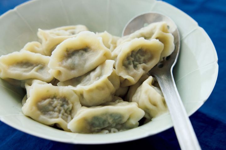 ウー・ウェンさん直伝、鶏肉と香味野菜の水餃子