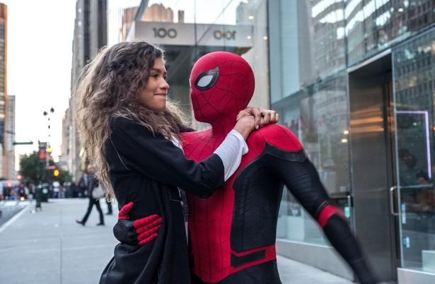 トム・ホランドとゼンデイヤの超ビッグカップルは世界中から憧れの的に(『スパイダーマン：ファー・フロム・ホーム』) [c] 2019 Columbia Pictures Industries, Inc. All Rights Reserved. | MARVEL and all related character names: [c] & TM 2026 Marvel.