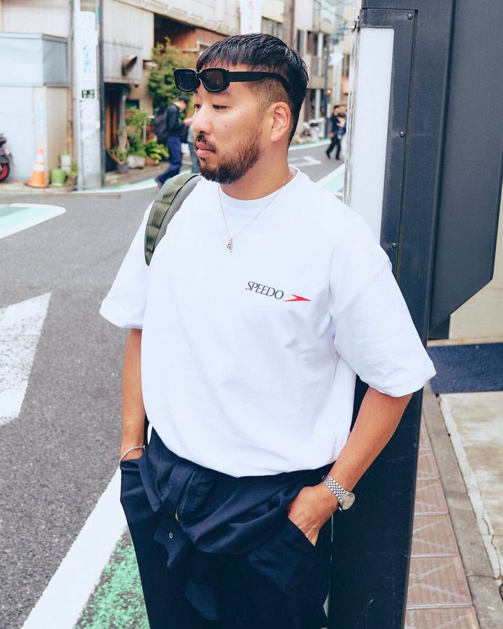 【30代スナップ＠下北沢】世界のスイムリーディングブランド「スピード」の白Tシャツがまぶしい