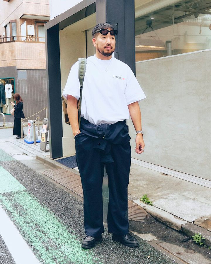 【30代スナップ＠下北沢】世界のスイムリーディングブランド「スピード」の白Tシャツがまぶしい