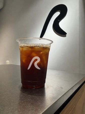 【大阪府大阪市】オンライン発アパレルブランドREICHIの実店舗とコーヒーブランドR COFFEE1号店がOPEN