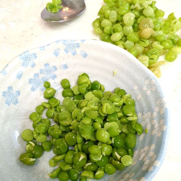 bの材料でウグイス餡を作ります。
