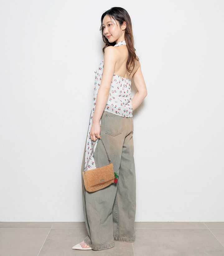 肌見せ LILYBROWN