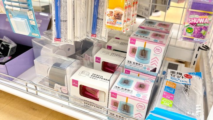 【ダイソー】鉛筆削りのおすすめ5商品を徹底レビュー！電動・手動それぞれの使い勝手は？