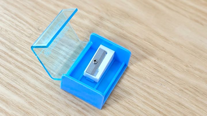 【ダイソー】鉛筆削りのおすすめ5商品を徹底レビュー！電動・手動それぞれの使い勝手は？