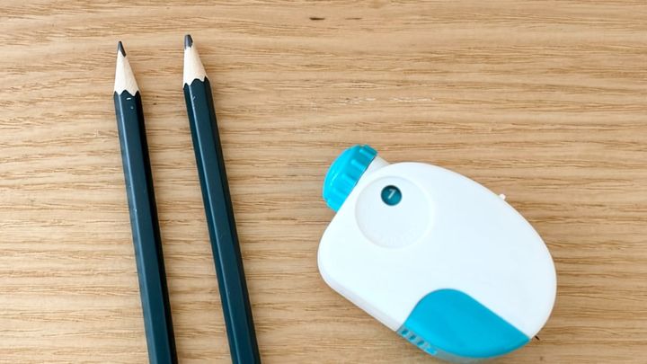 【ダイソー】鉛筆削りのおすすめ5商品を徹底レビュー！電動・手動それぞれの使い勝手は？