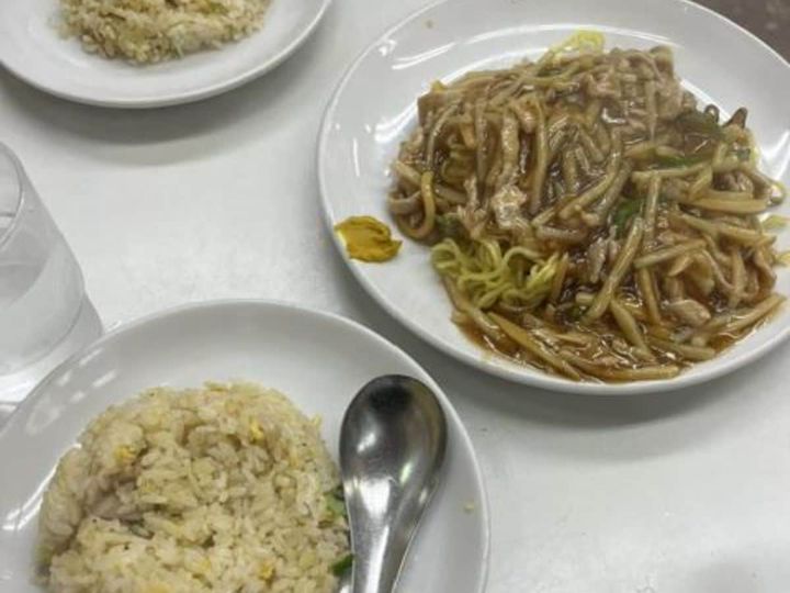 行列必至の人気店！ ルースーとチャーハンの黄金バランス