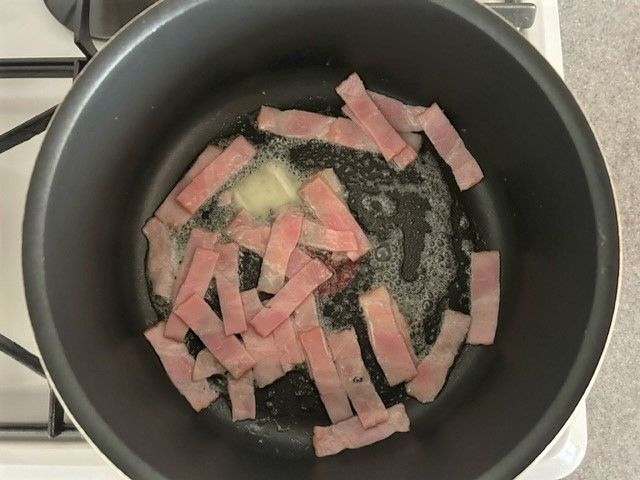 【辛ラーメンの食べ方】もう普通には戻れない！〈牛乳×チーズ〉で激うまカルボナーラ風に大変身♪