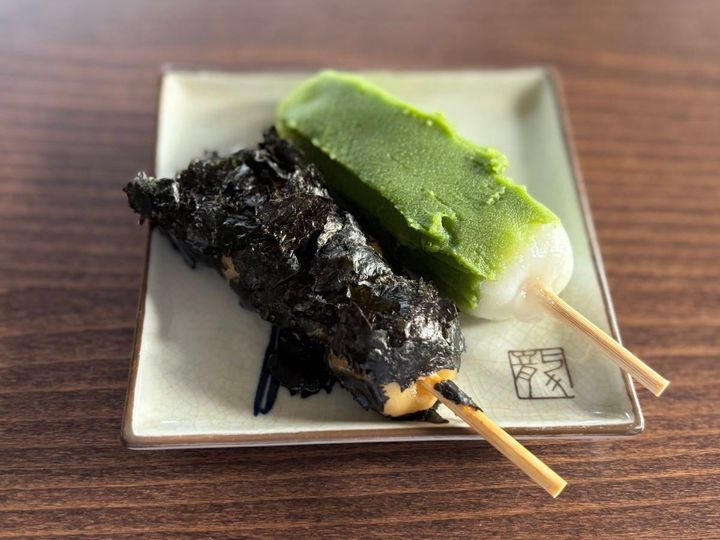 江口だんご本店 伝統の5色だんご 海苔と抹茶