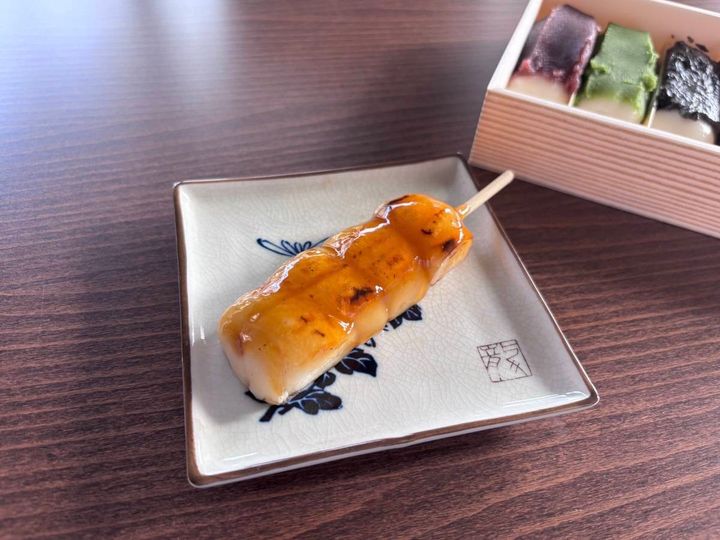 江口だんご本店 伝統の5色だんご みたらし