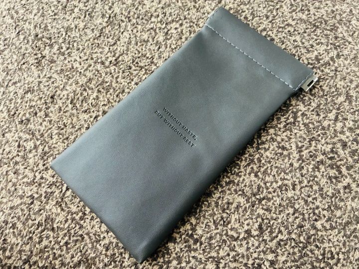 100均で買える「メガネケース」6選！縦型やカバンに付けられるタイプも【セリア・キャンドゥ・ダイソー】