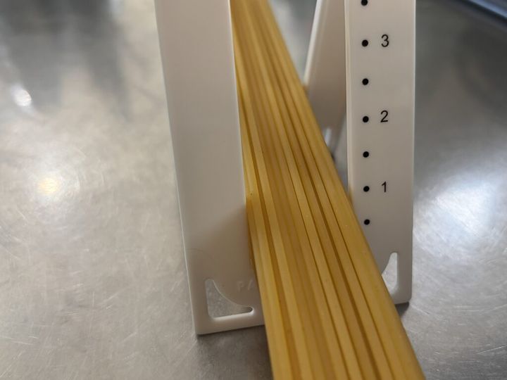 置いて量れるパスタメジャー