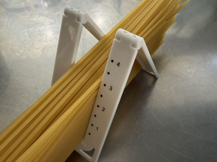置いて量れるパスタメジャー