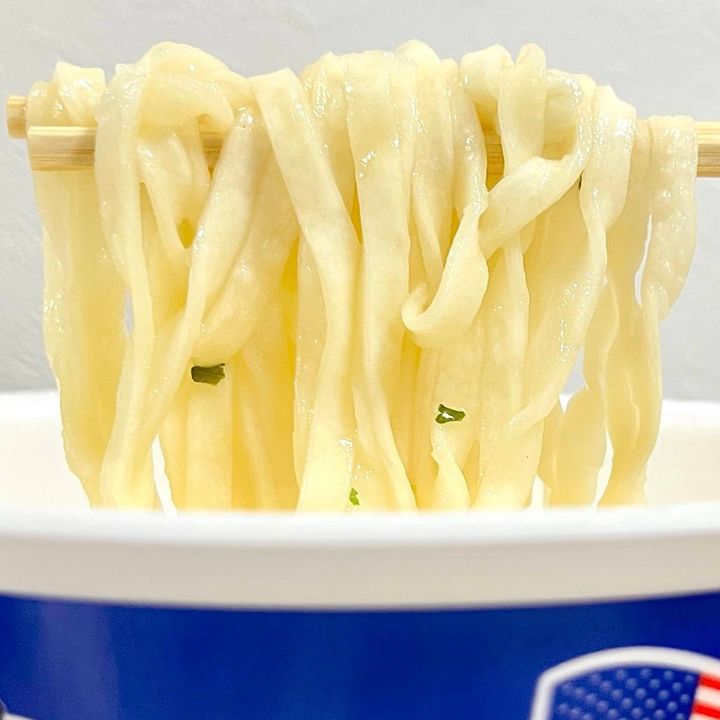 日清食品の「日清のどん兵衛 ボストン風クラムチャウダーうどん」