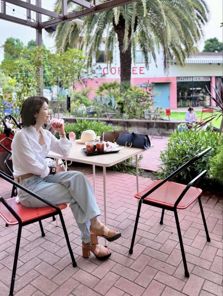 乃木坂のカフェ「Little Darling Coffee Roasters」のテラス
