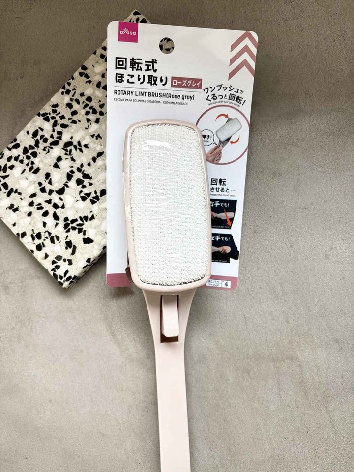 画像1: ワンプッシュで回転するほこり取り