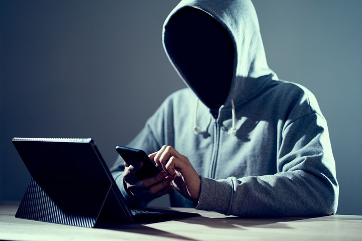 詐欺の入り口はメール・SMSが多数