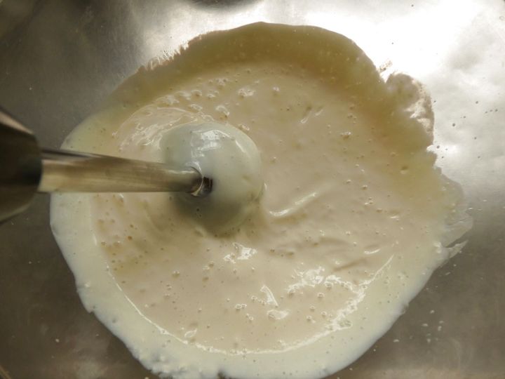 豆腐でヘルシー！「塩バナナのレアチーズケーキ」