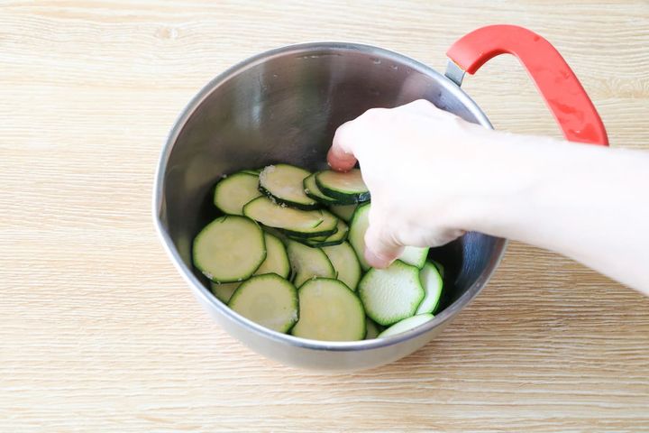 ズッキーニとハムのサラダ