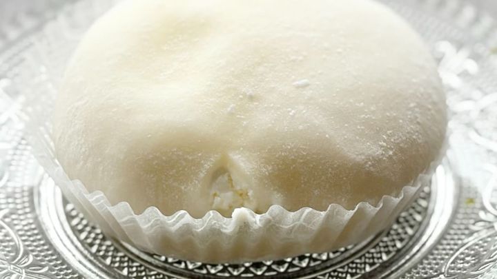 やわらかいおもちが分厚くて食べ応えも！【セブン】の巨大な大福を実食