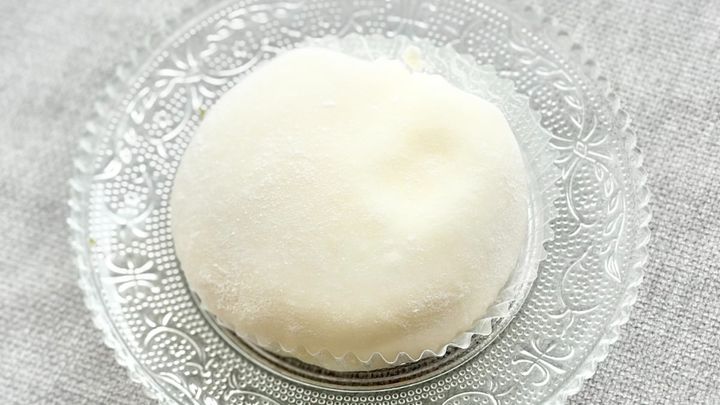 やわらかいおもちが分厚くて食べ応えも！【セブン】の巨大な大福を実食
