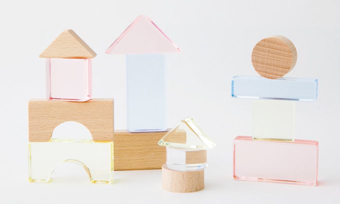 【インテリアにも遊びにも♪】キラキラ光って美しい「アクリルの積み木」がかわいい！の画像2