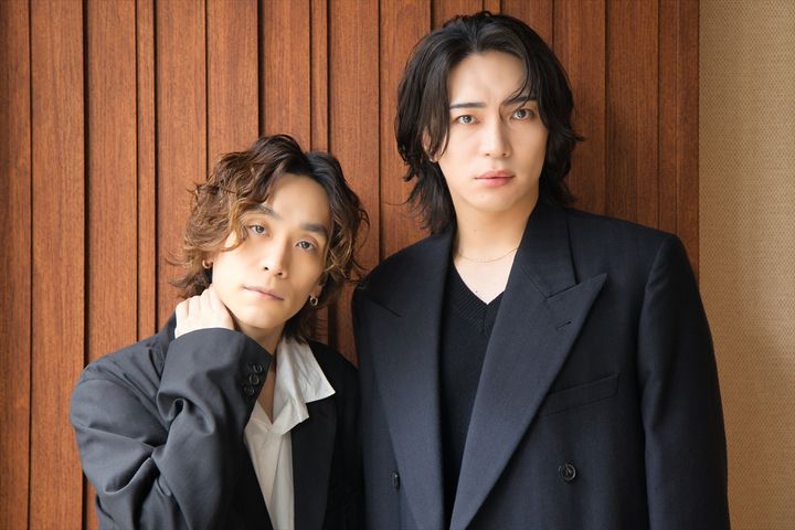 （左から）平間壮一、松下優也 クランクイン！ 写真：双海しお width=