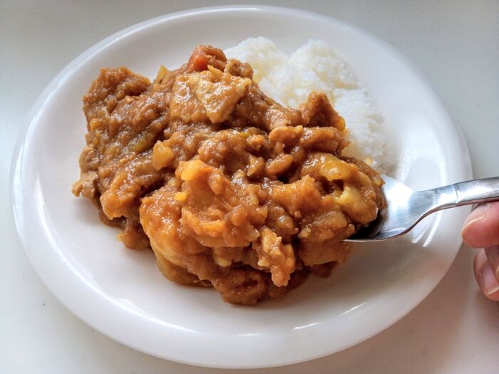 もうスポンジは汚しません！ギトギトのカレー鍋をつるんとキレイに洗う裏ワザ【試してみた】